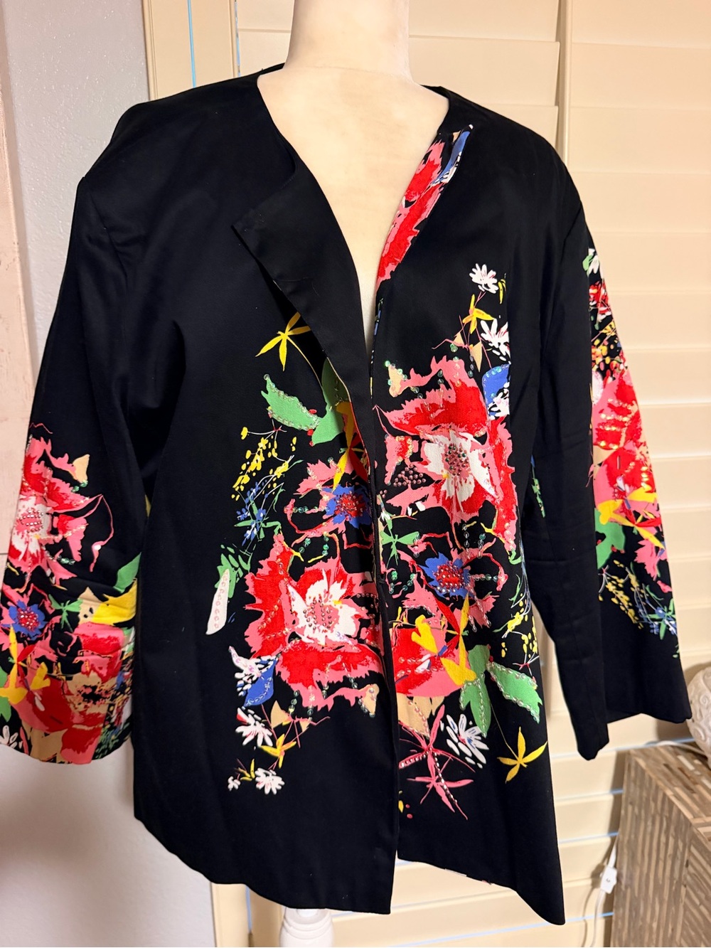Trenz Woman Black Floral Sequin Beaded Jacket 3X Open Front